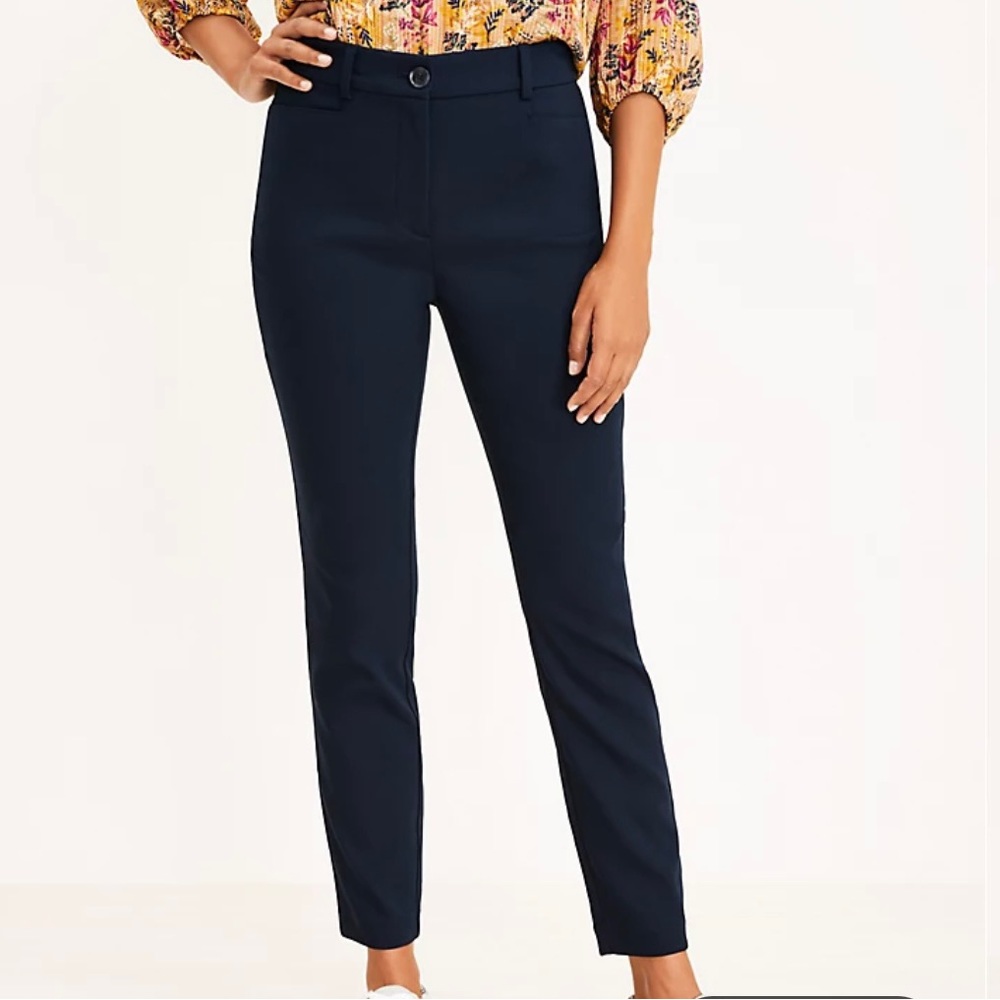 Loft Size 18 skinny navy blue cropped pants